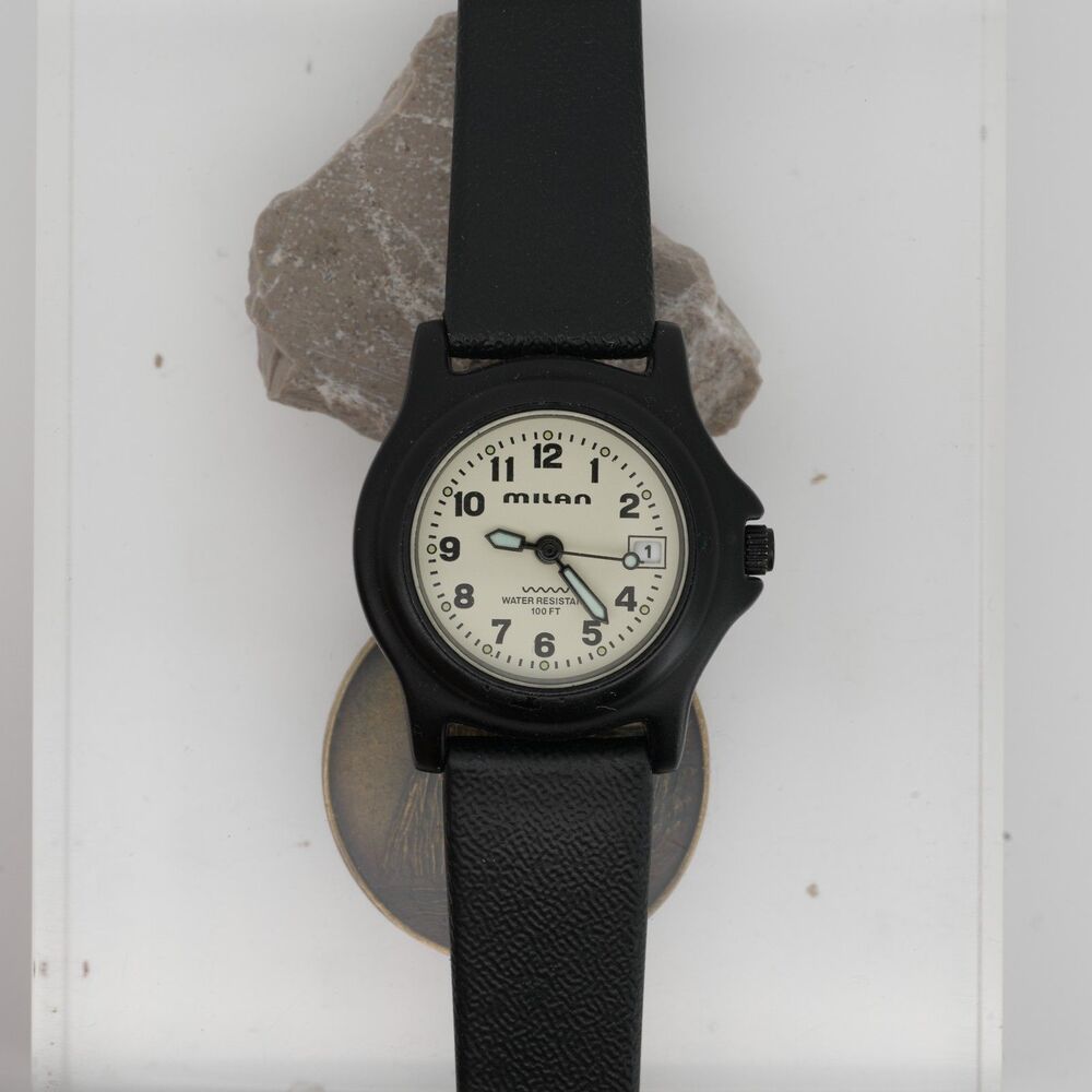 Milan Quartz Date – Black Case – Cream Dial – 29mm – New Battery – Extra Strap